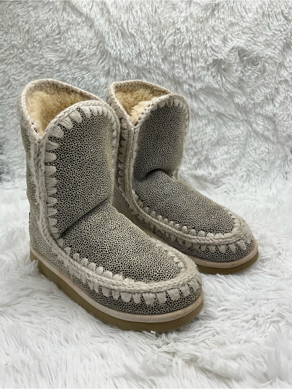 Mou Eskimo Boots Size 9 Cream and Tan Shearling-Lined Moccasin Boots
